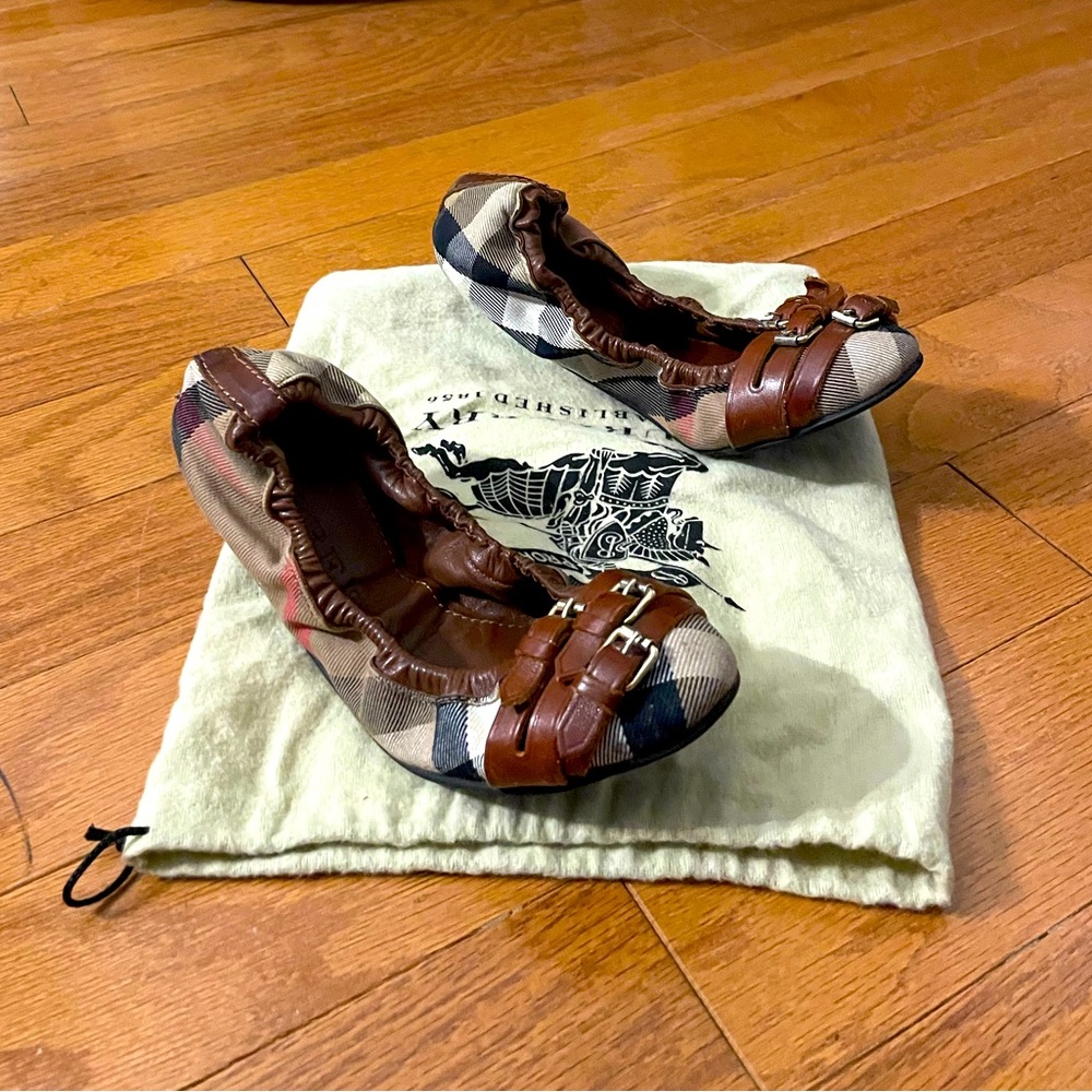 Burberry Ballerina - Picture 1 of 6